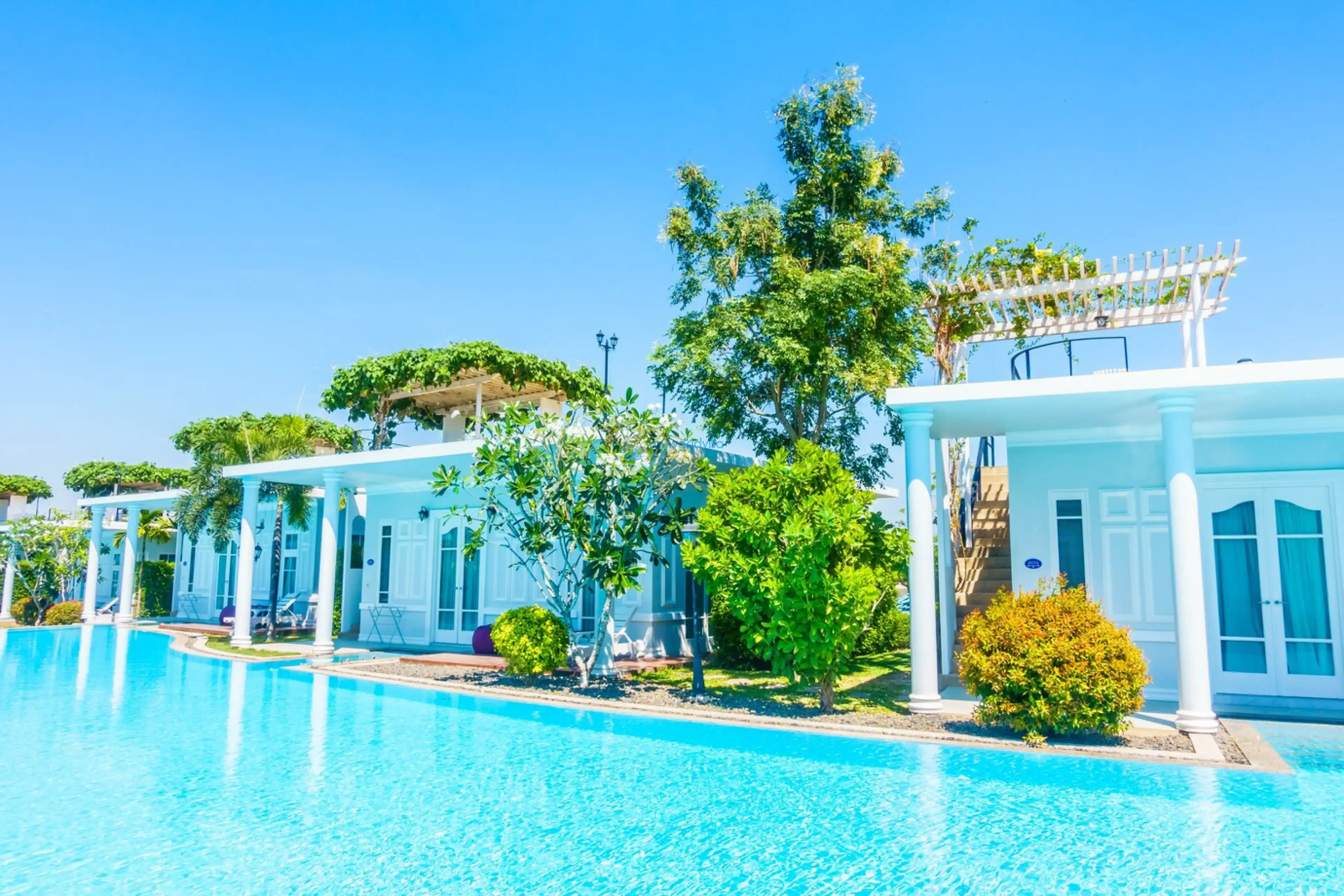 Havuz keyfi yaşamak için ideal seçenek Havuzlu villalarla tatil yapın